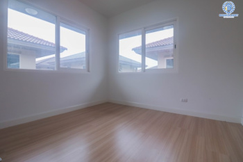 *****บ้านเดี่ยวมือสองนนทบุรี ม.คณาสิริ ชัยพฤกษ์-วงแหวน จากแบรนด์ชื่อดัง Sansiri บ้านสวย ไม่เคยเข้าอยู่ บนเนื้อที่ 50 ตร.ว. มาพร้อมฟังก์ชัน 3 ห้องนอน 2 ห้องน้ำ จอดรถ 2 คัน แถมฟรี ! เครื่องปรับอากาศ 2 เครื่อง เติมเต็มด้วยสิ่งอำนวยความสะดวกครบครัน บนทำเลศักยภาพ ใกล้ถนนกาญจนาภิเษก และ รถไฟฟ้าสถานีคลองบางไผ่